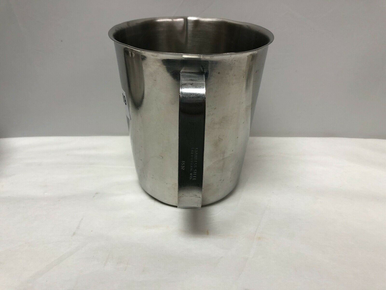 Vollrath Stainless Steel 1 Quart Measuring Cup 8532 | KMCE-69 DIAGNOSTIC ULTRASOUND MACHINES FOR SALE