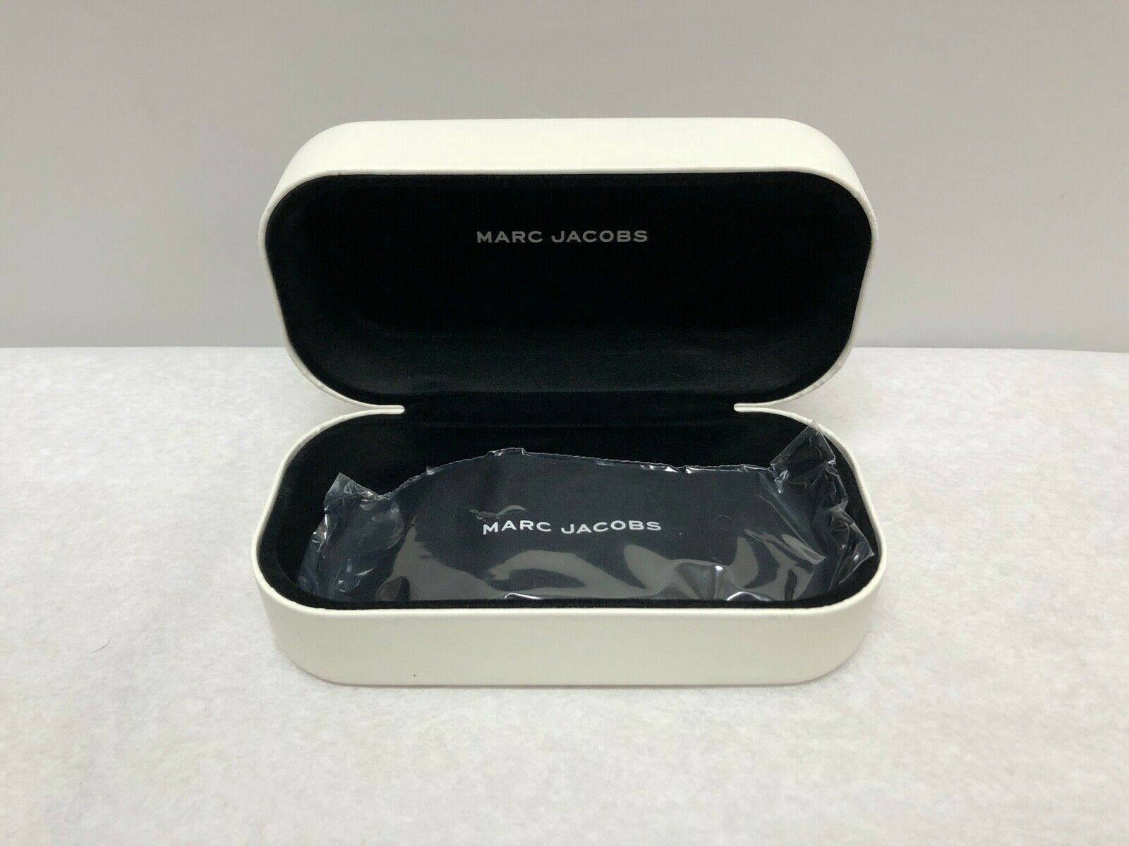 Marc Jacobs White Large Optical Eyeglasses Hard Case | KMOPT-48 DIAGNOSTIC ULTRASOUND MACHINES FOR SALE