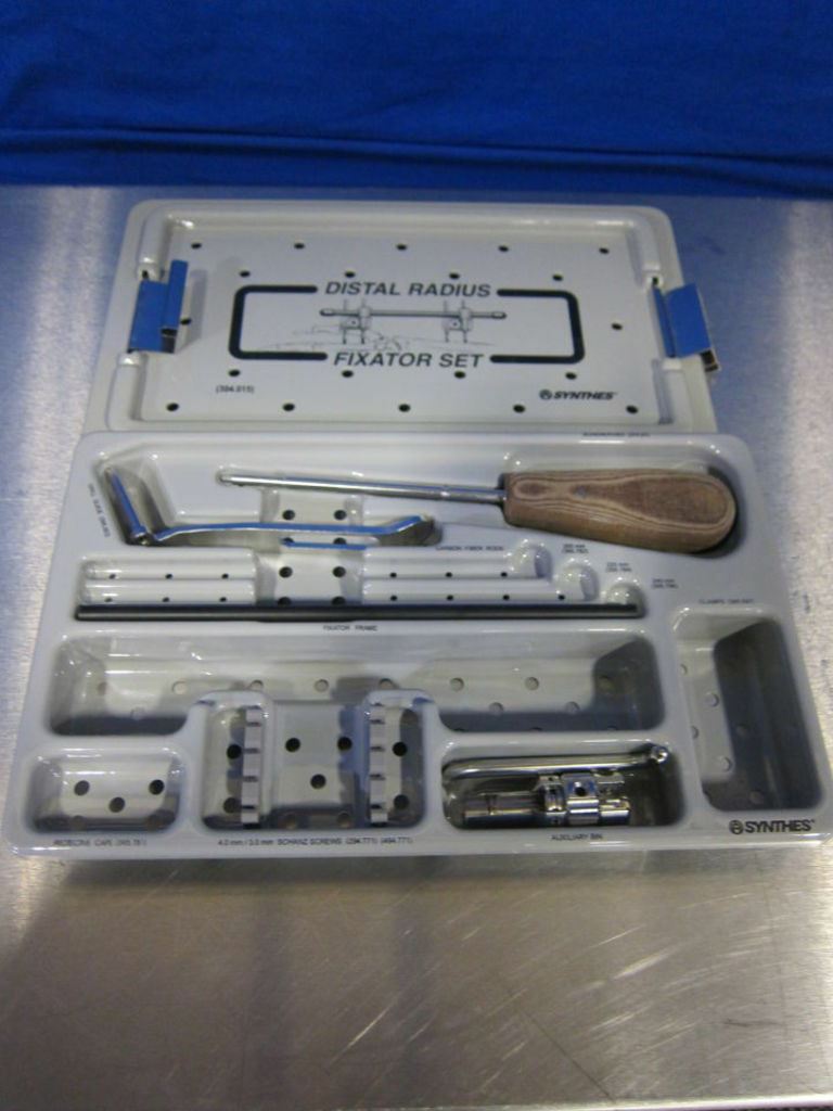 SYNTHES 304.015 Distal Radius Fixator Set (68DM) DIAGNOSTIC ULTRASOUND MACHINES FOR SALE