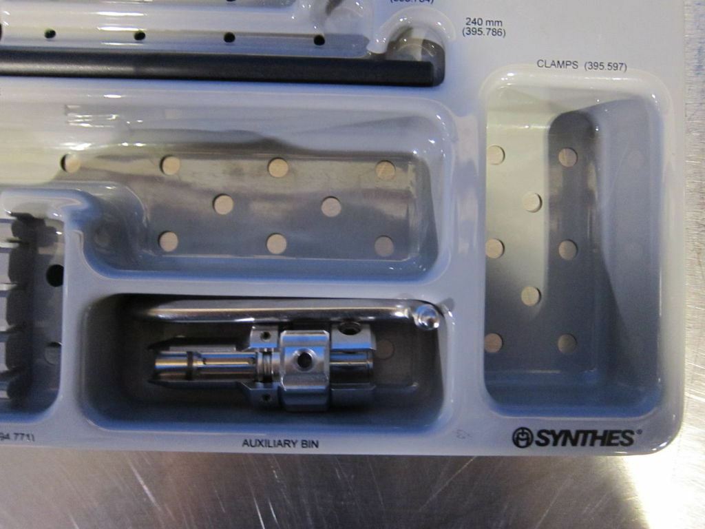 SYNTHES 304.015 Distal Radius Fixator Set (68DM) DIAGNOSTIC ULTRASOUND MACHINES FOR SALE