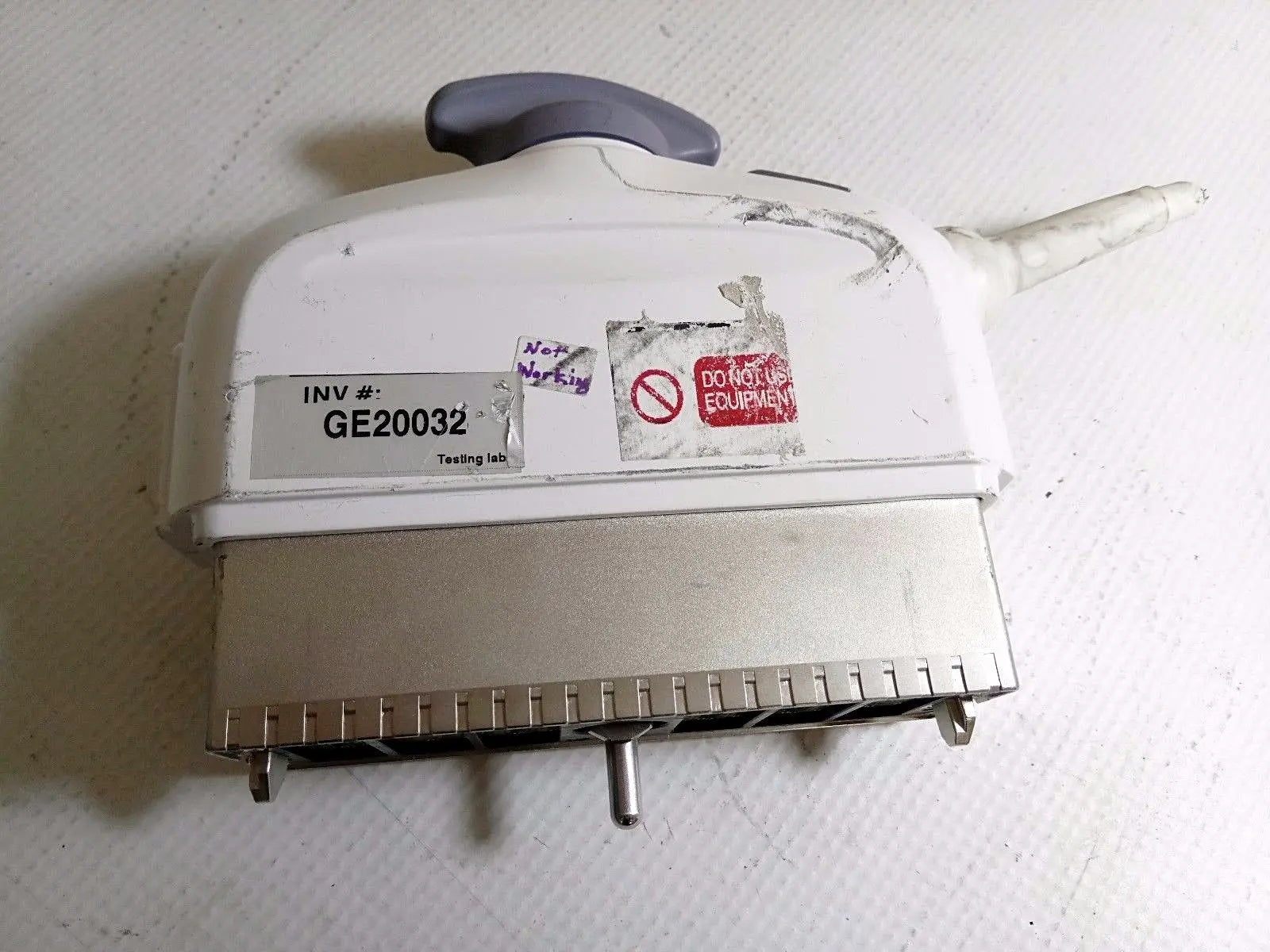 GE 6vT-D ultrasound probe For parts only DIAGNOSTIC ULTRASOUND MACHINES FOR SALE