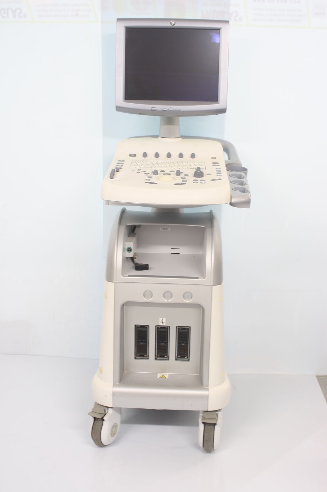 GE General Electric VIVID LOGIQ P3 Ultrasound Machine- PARTIALLY TESTED DIAGNOSTIC ULTRASOUND MACHINES FOR SALE