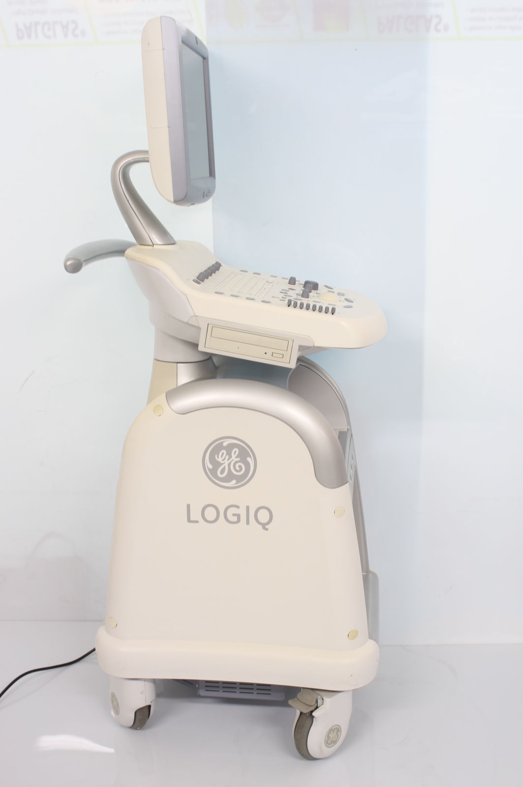 GE General Electric VIVID LOGIQ P3 Ultrasound Machine- PARTIALLY TESTED DIAGNOSTIC ULTRASOUND MACHINES FOR SALE