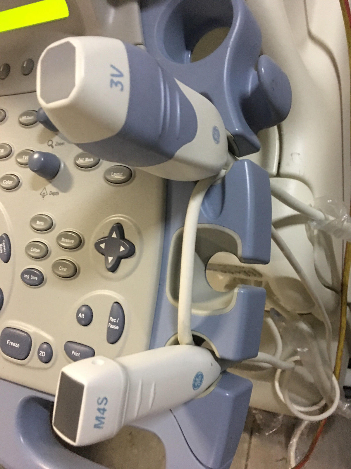 GE VIVID 7 CARDIAC ULTRASOUND / MANY OPTIONS / 2 X PROBES / 4D 3V & M4S DIAGNOSTIC ULTRASOUND MACHINES FOR SALE