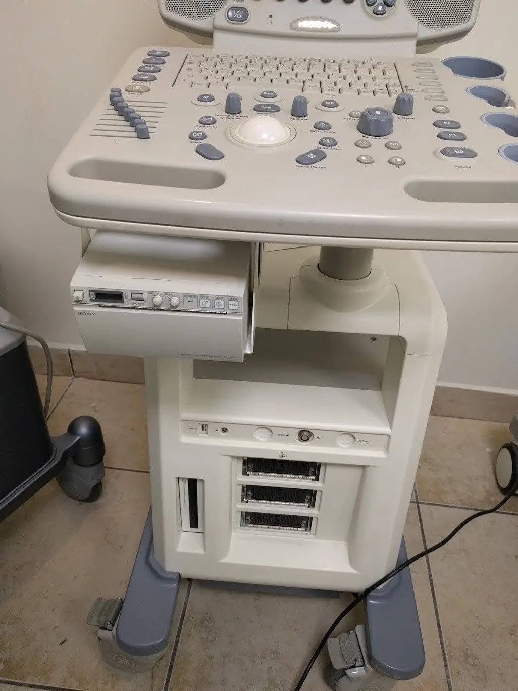 Refurbished GE Logiq P5 Shared Service Ultrasound DIAGNOSTIC ULTRASOUND MACHINES FOR SALE