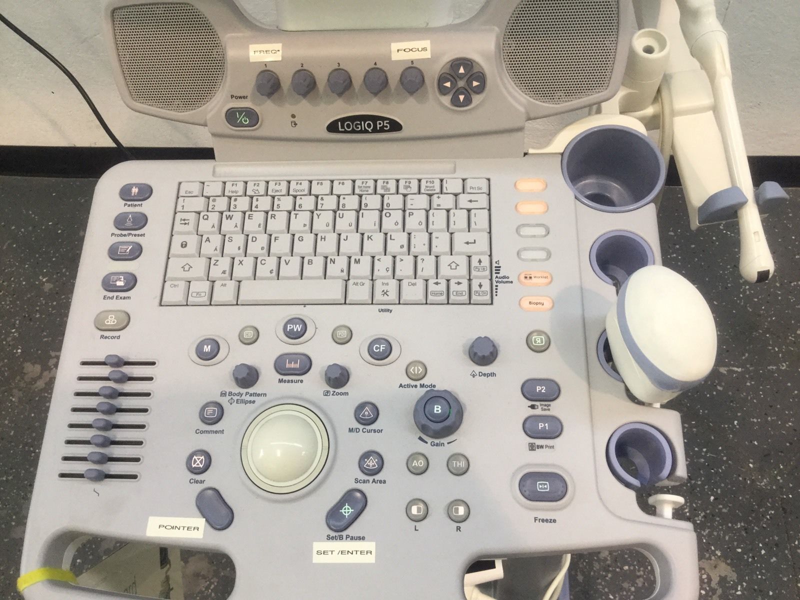 GE LOGIQ P5 2013 Ultrasound + Convex Volumetric Probe, endocavity Transducer DIAGNOSTIC ULTRASOUND MACHINES FOR SALE